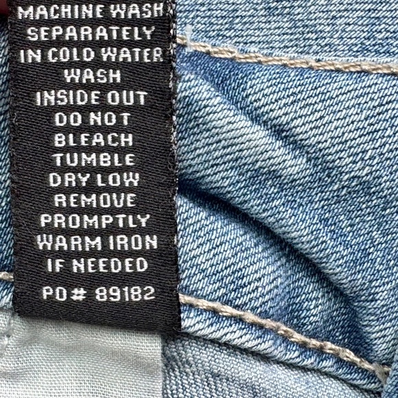 Celebrity Pink Distressed Mid-Rise Fringe-Cuff Denim Shorts – Size 9 / 29 - Picture 6 of 10